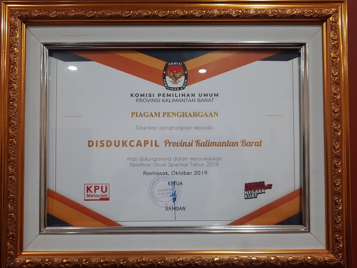 Piagam Penghargaan dari KOMISI PEMILIHAN UMUM PROVINSI KALIMANTAN BARAT